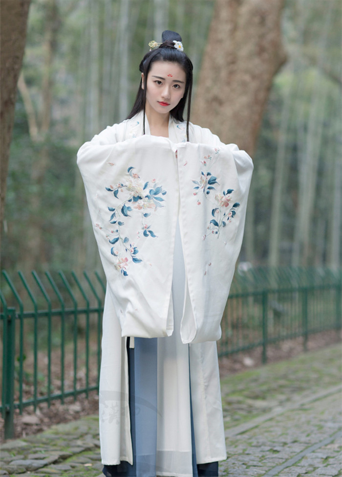 中国风传统汉服女装大袖衫绣花上衣