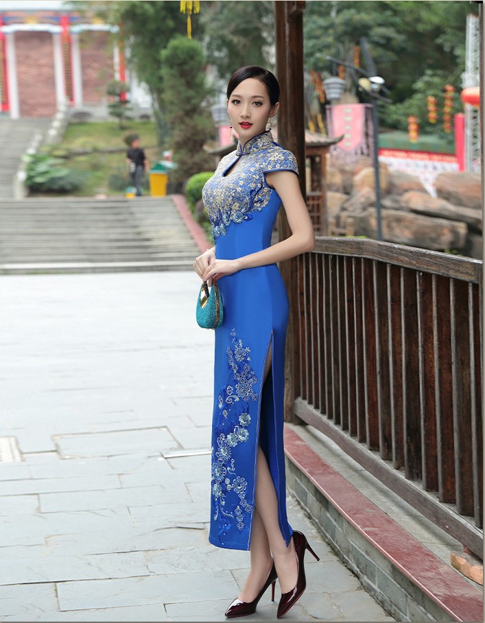 古典优雅的蓝色旗袍