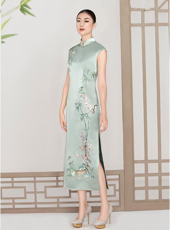 中国风刺绣梅花宴会礼服中式礼服