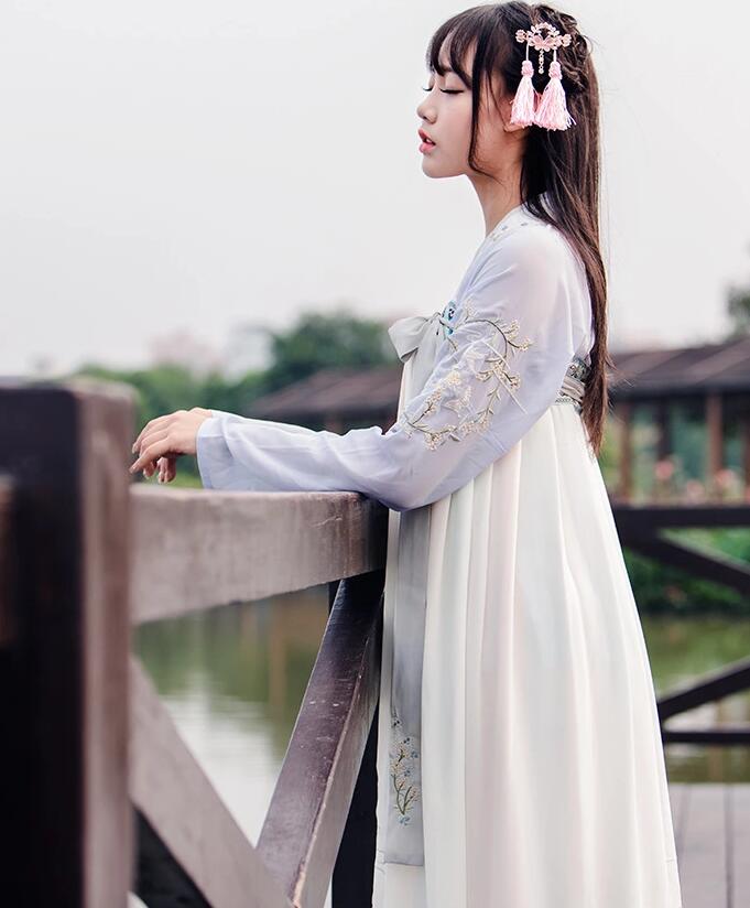 传统汉元素襦裙女古装图片