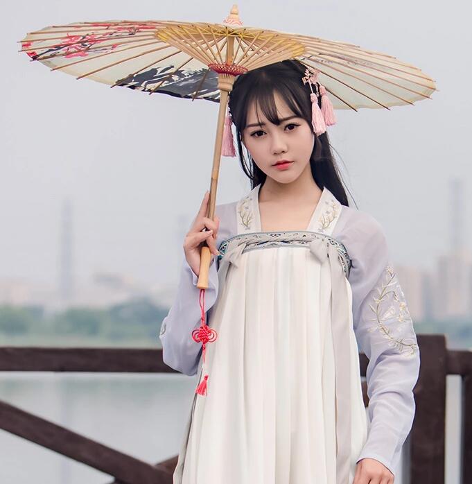 传统汉元素襦裙女古装图片