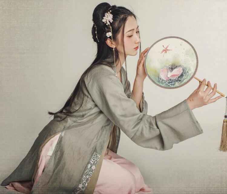 宋制刺绣褙子 汉服美女