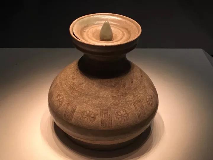 六朝青瓷：中国陶瓷史，一部青瓷史!