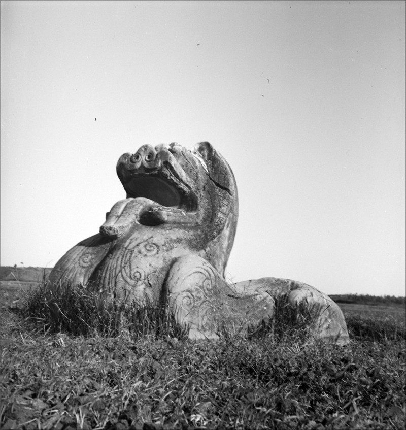 1945年南京南朝陵墓时刻老照片