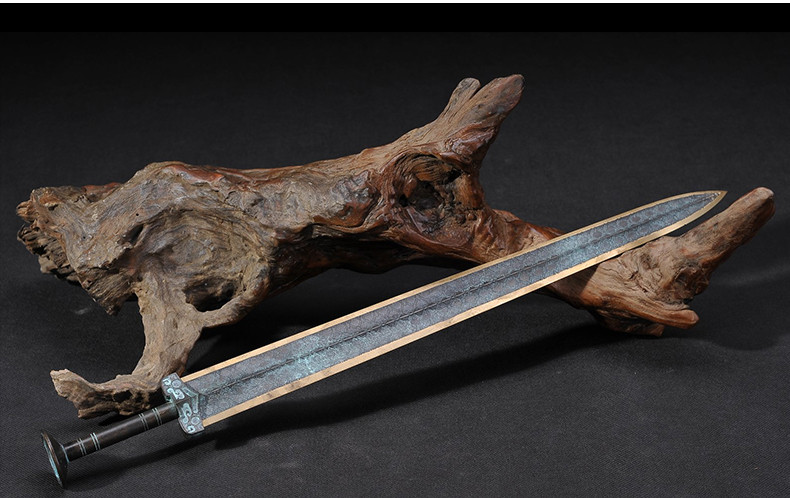 越王勾践剑青铜剑，仿古兵器宝剑图片