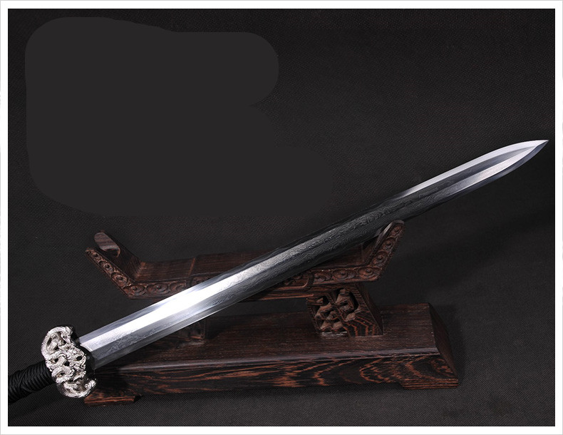 櫑具剑八面汉剑花纹钢长款，蓬勃生机有力量