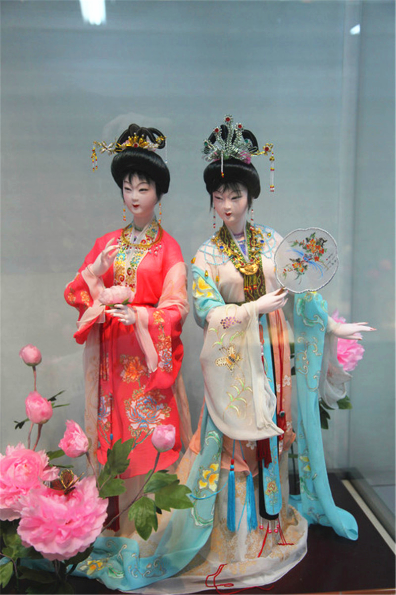中国传统工艺品，绢人