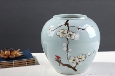 新中式手绘白梅景德镇陶瓷蓝色花瓶