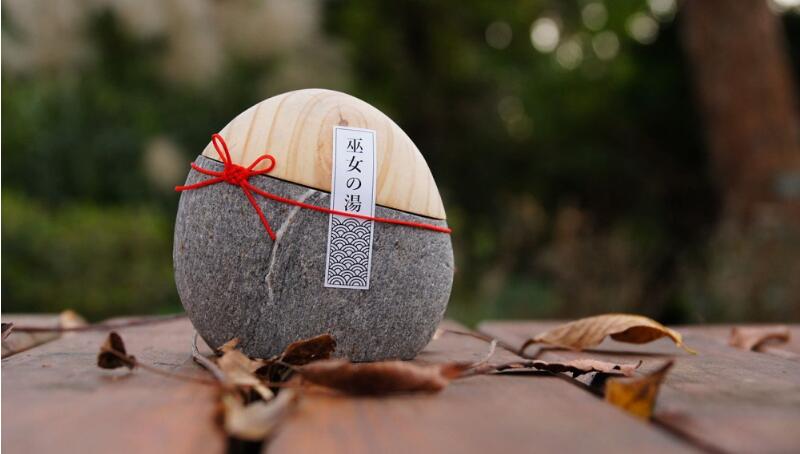 极简美学：木与石头的完美邂逅