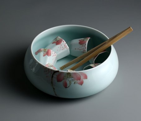 淡雅清丽的手绘莲花陶瓷茶洗水盂
