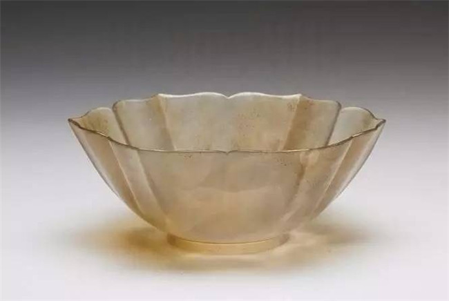 古代清朝玛瑙玉石制作的精美器皿