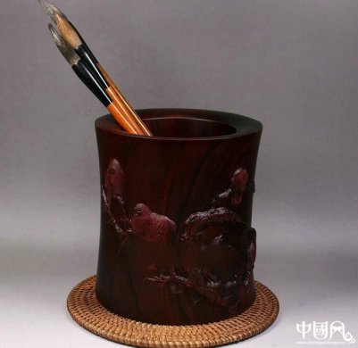 寒鹊图笔筒紫檀木雕刻，红木木质实木笔筒