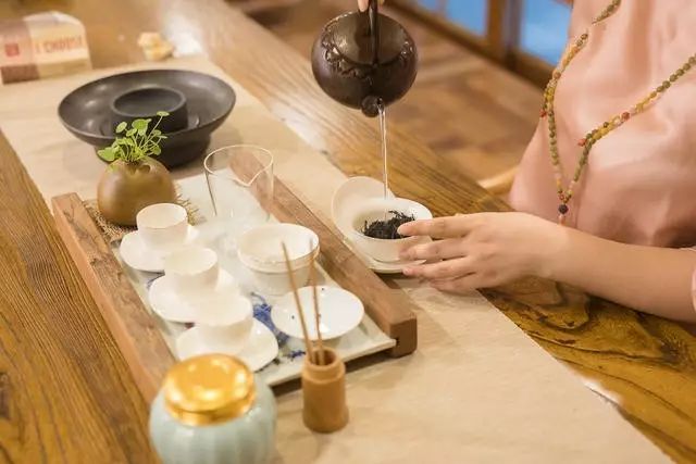 乌龙先生，用心做好茶发扬博大精深的茶文化
