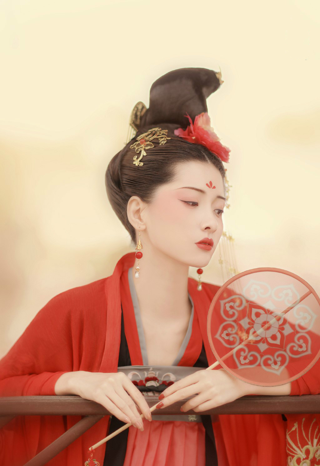 红色系中国风古风唯美古典城墙花朵背景插画图片-千库网