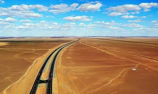 十条最适合自驾出游的中国风景公路，一路美景