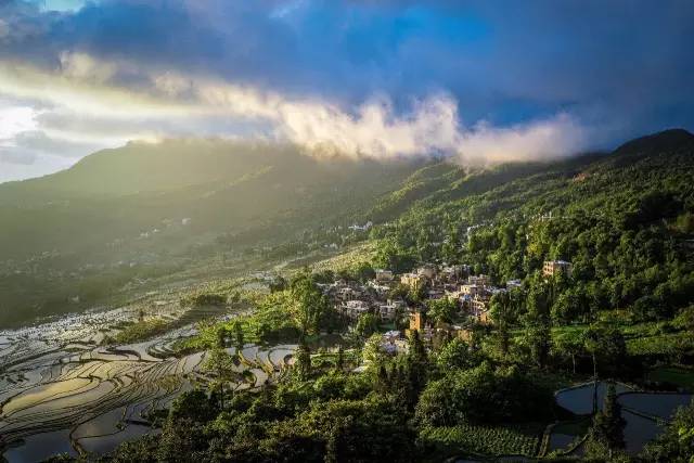 十条最适合自驾出游的中国风景公路，一路美景