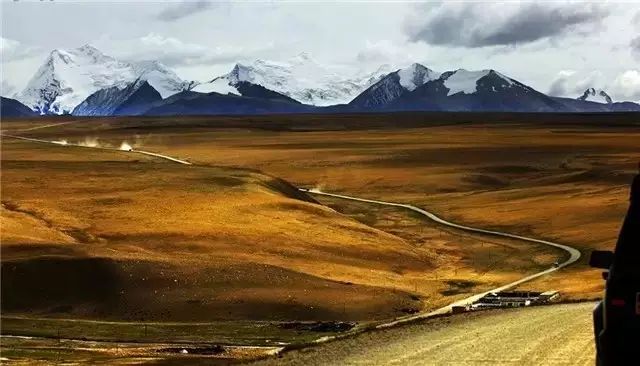 十条最适合自驾出游的中国风景公路，一路美景