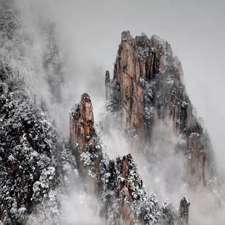 雪后黄山风景宛如人间仙境，舞一曲雪中霓裳羽