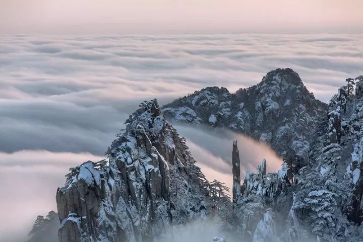 雪后黄山风景宛如人间仙境，舞一曲雪中霓裳羽