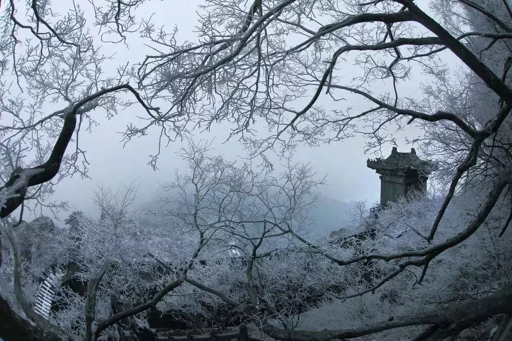 武当山雪景摄影：雪后武當是仙山