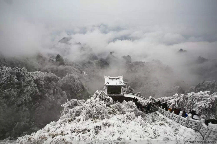 武当山千里冰封万里雪飘