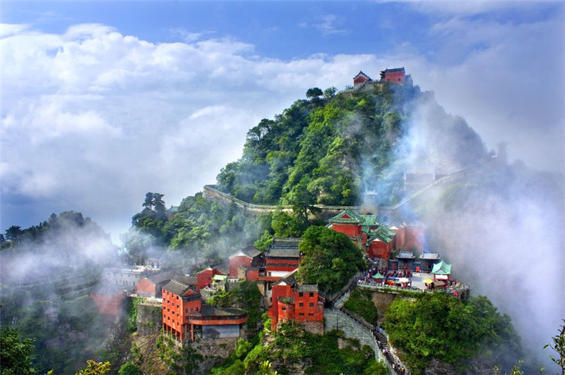 夏日的五岳之冠武当山