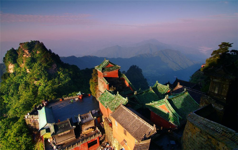 夏日的五岳之冠武当山