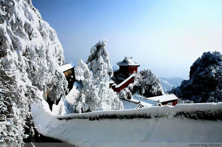 武当山千里冰封万里雪飘