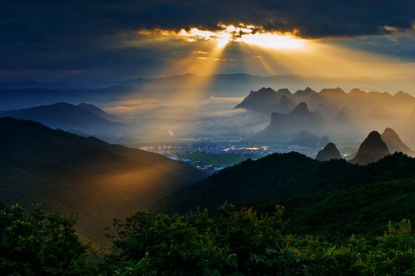 桂林市尧山美丽风景摄影