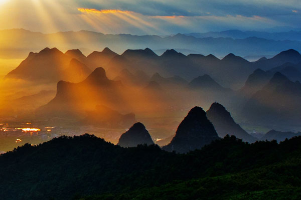 桂林市尧山美丽风景摄影