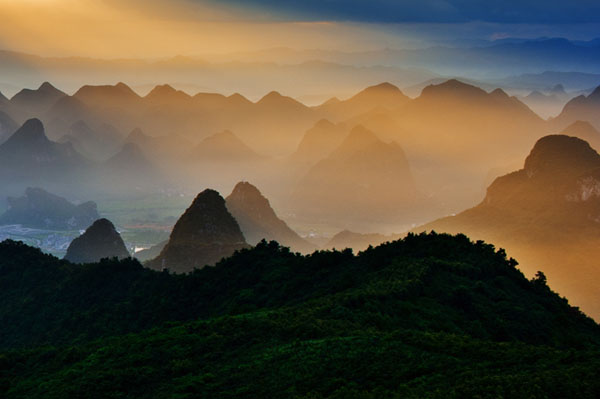 桂林市尧山美丽风景摄影