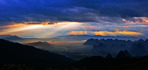 桂林市尧山美丽风景摄影