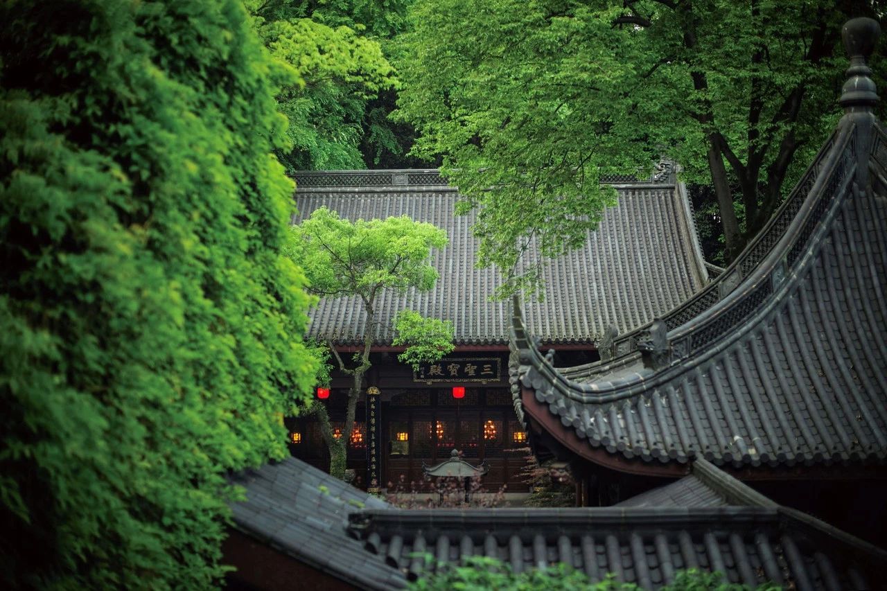 古寺、禅意、佛音、教堂、长街……__财经头条