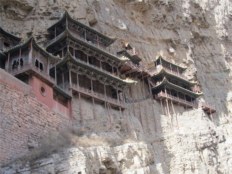 悬空寺半天高，三根马尾空中吊