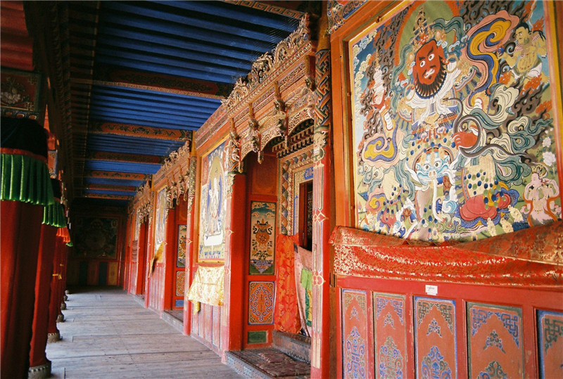 青海古老藏佛寺——夏琼寺