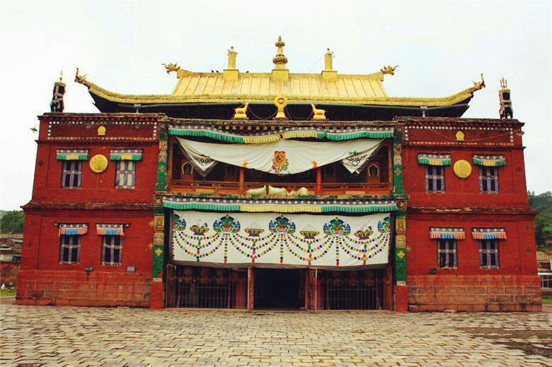 青海古老藏佛寺——夏琼寺