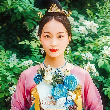 多彩花团扇女生头像，唯美古风真人头像