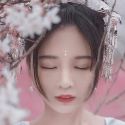 樱落纷飞带伞女生头像，唯美古风真人头像