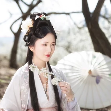 玉山清带伞女生头像，唯美古风真人头像