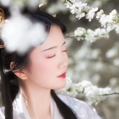玉山清带伞女生头像，唯美古风真人头像