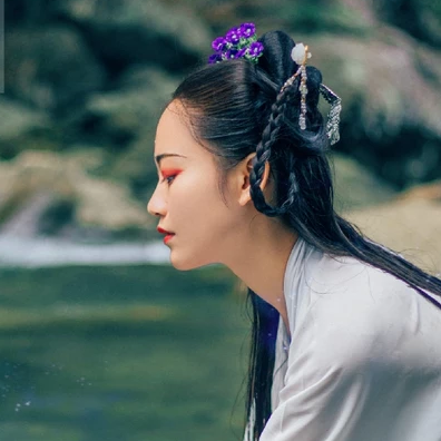 青莲芙蓉女生头像，唯美古风真人头像