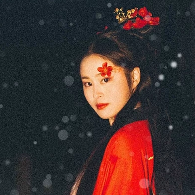 红梅拂面女生头像,唯美古风真人头像