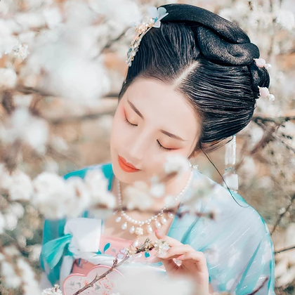 清新梨花芬芳女生头像，唯美古风真人头像