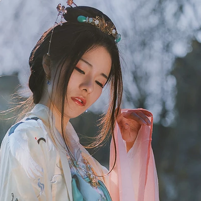 春风飘逸女生头像,唯美古风真人头像