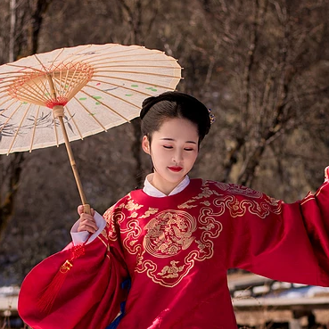 古典红衣带伞女生头像，唯美古风真人头像