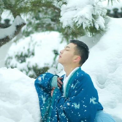 雪地禅意男生头像，唯美古风真人头像