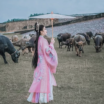 草原喝酒闺蜜头像，唯美古风真人头像