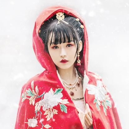 雪花飞舞红衣女生头像，唯美古风真人头像