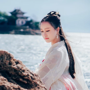 海边飘逸女子头像，唯美古风真人头像