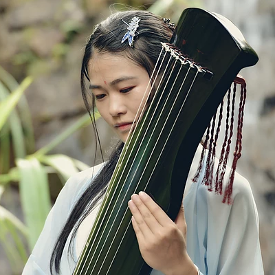 溪泉边唯美古风女子真人头像